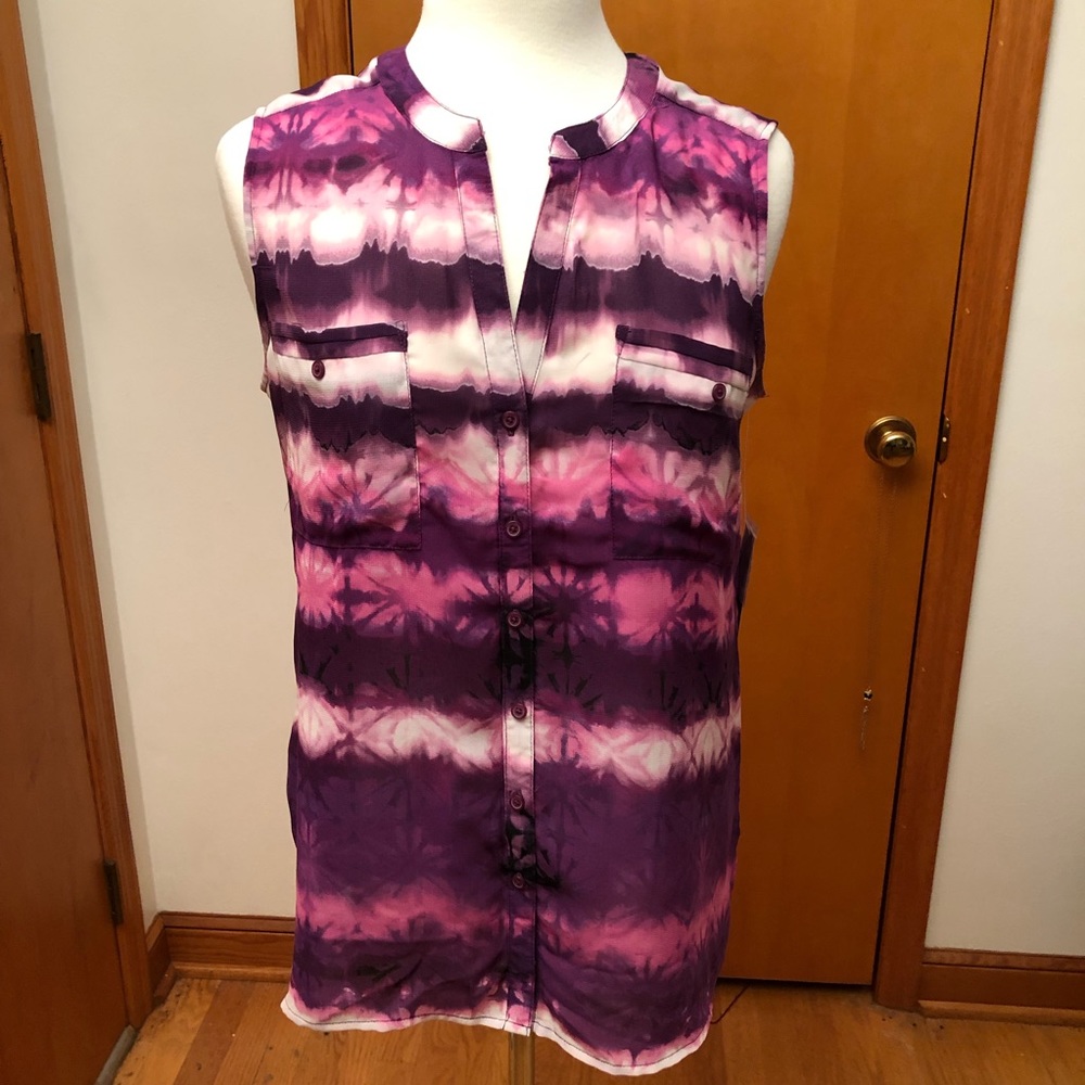 Sleeveless blouse